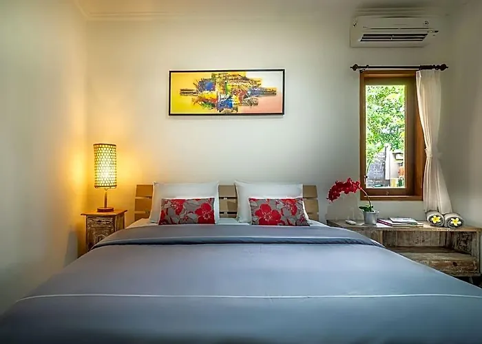 Tiis Garden Puri BALI
